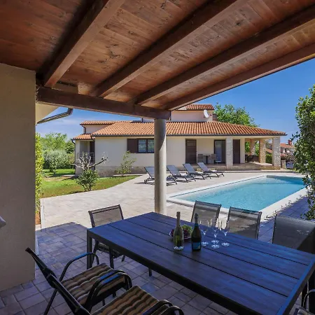 Holiday home Danijela By Interhome Liznjan