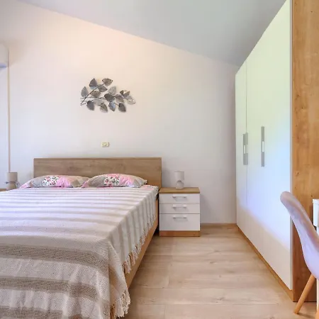 Holiday home Danijela By Interhome Liznjan